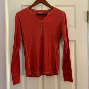 Columbia women’s medium long sleeve t